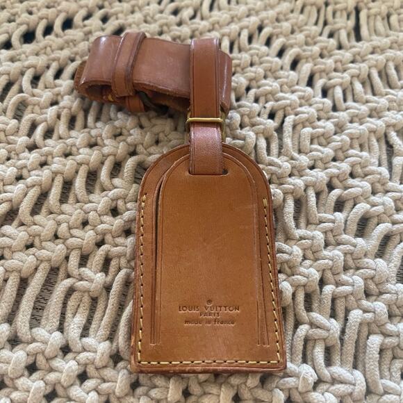Louis Vuitton Luggage tag and poigne - Picture 1 of 6